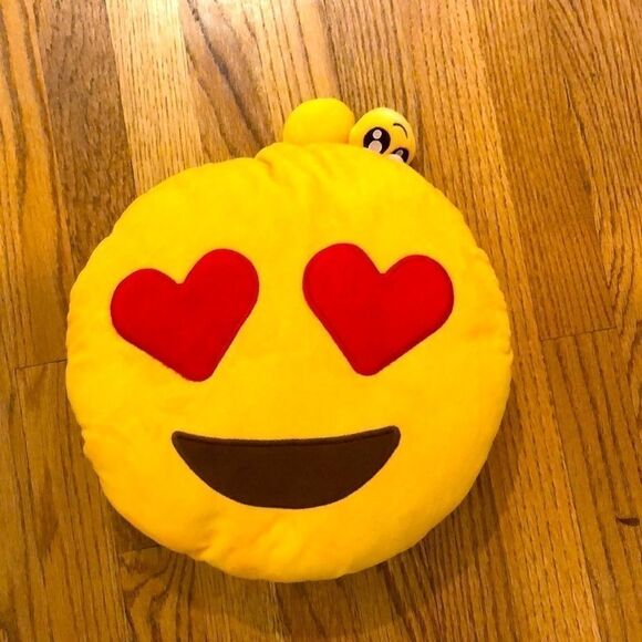 HEART emoji pillow with three little emojis back - Picture 1 of 5